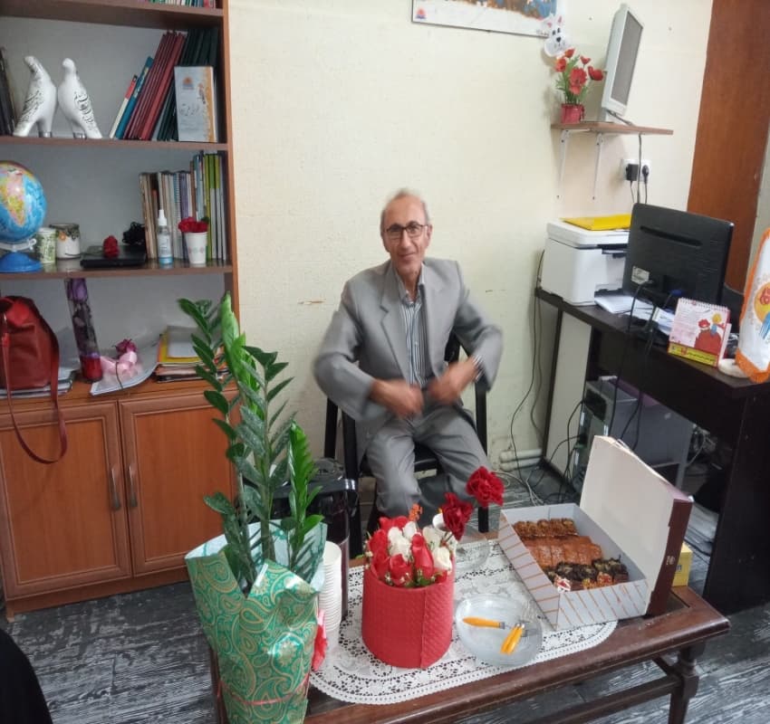 حضور افتخاری دکتر گازور عضو هیات علمی دانشگاه علوم پزشکی گیلان در روز معلم و برگزاری کارگاه تشریح جمجمه