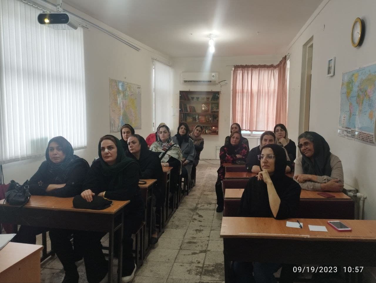 جلسه انجمن اولیای هفتم و مربیان 