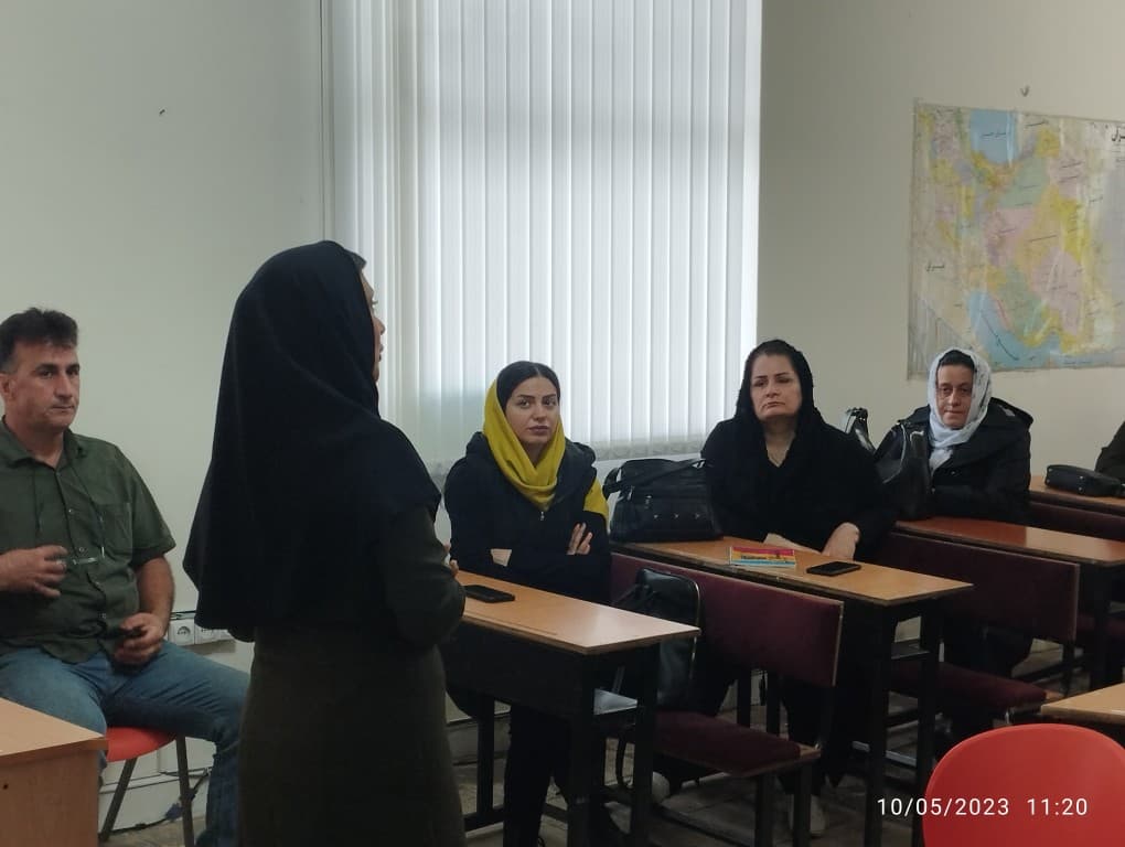 جلسه انجمن اولیای دانش آموزان پایه های هشتم و نهم و مربیان 